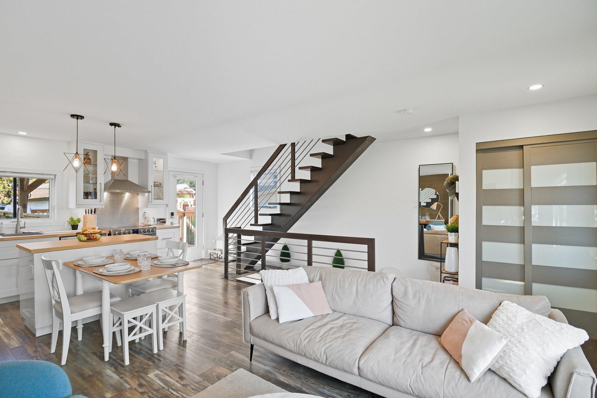 









84


Rue Chauveau

,
Gatineau (Hull),




QC
J8Y3B2

