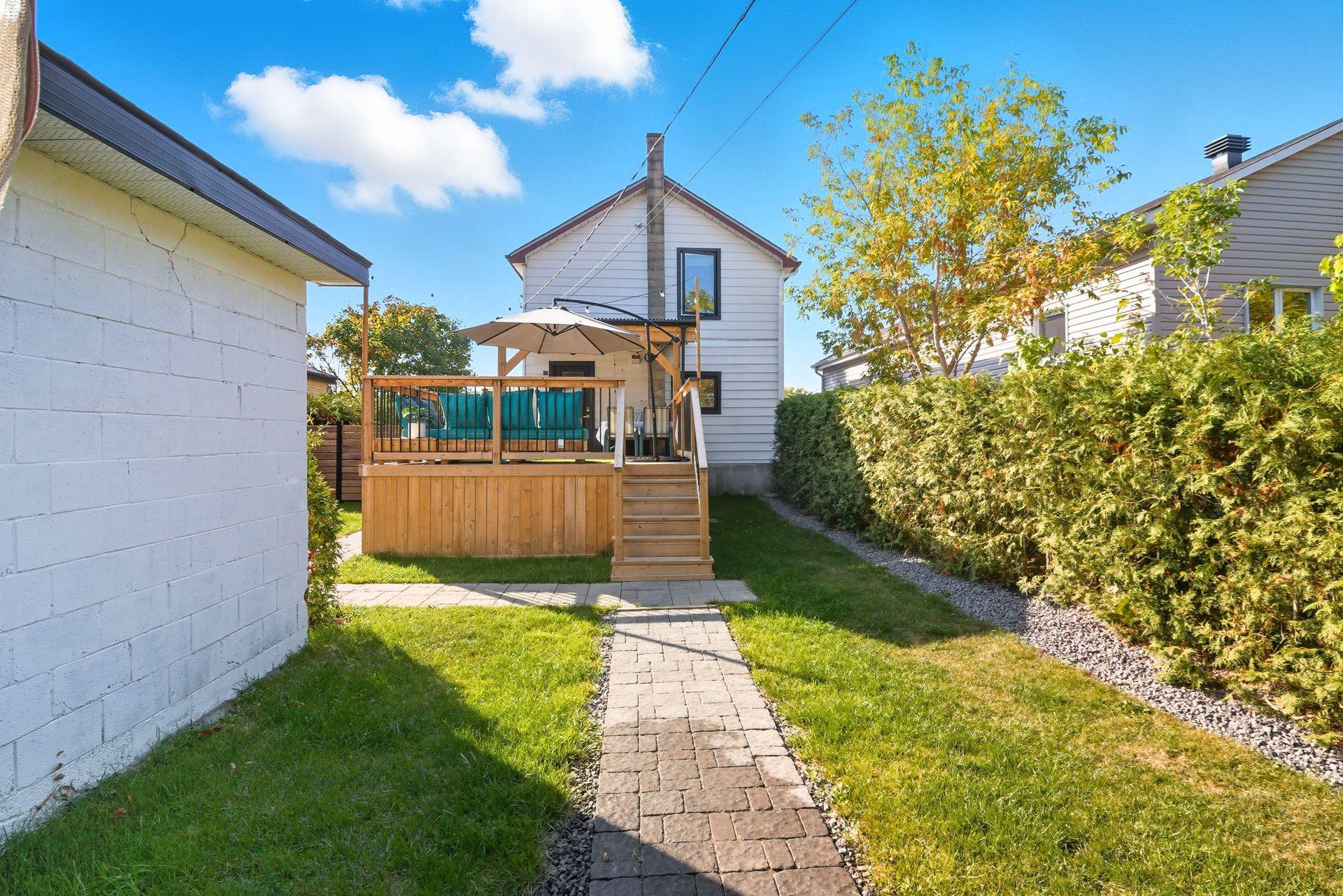 









84


Rue Chauveau

,
Gatineau (Hull),




QC
J8Y3B2

