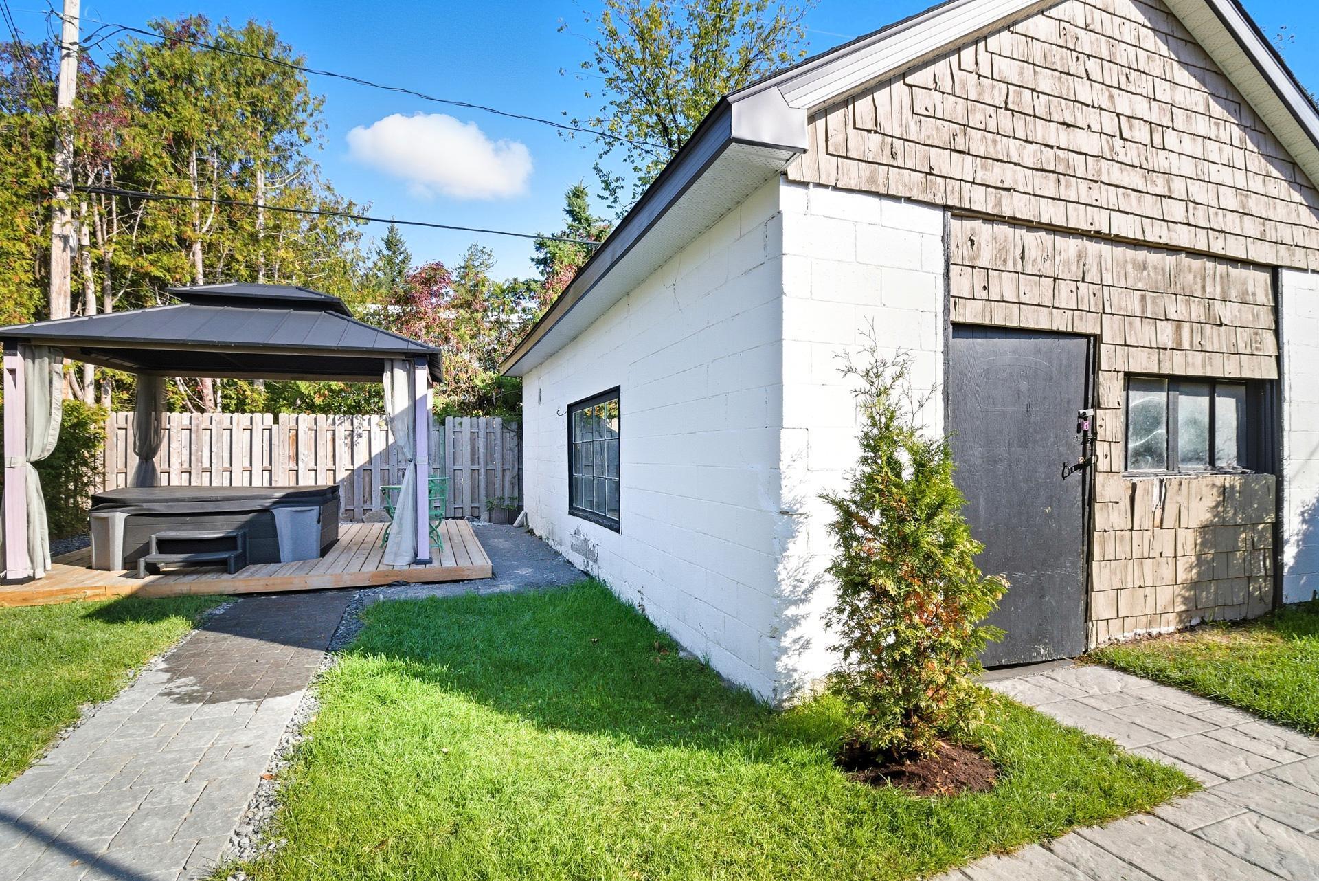 









84


Rue Chauveau

,
Gatineau (Hull),




QC
J8Y3B2


