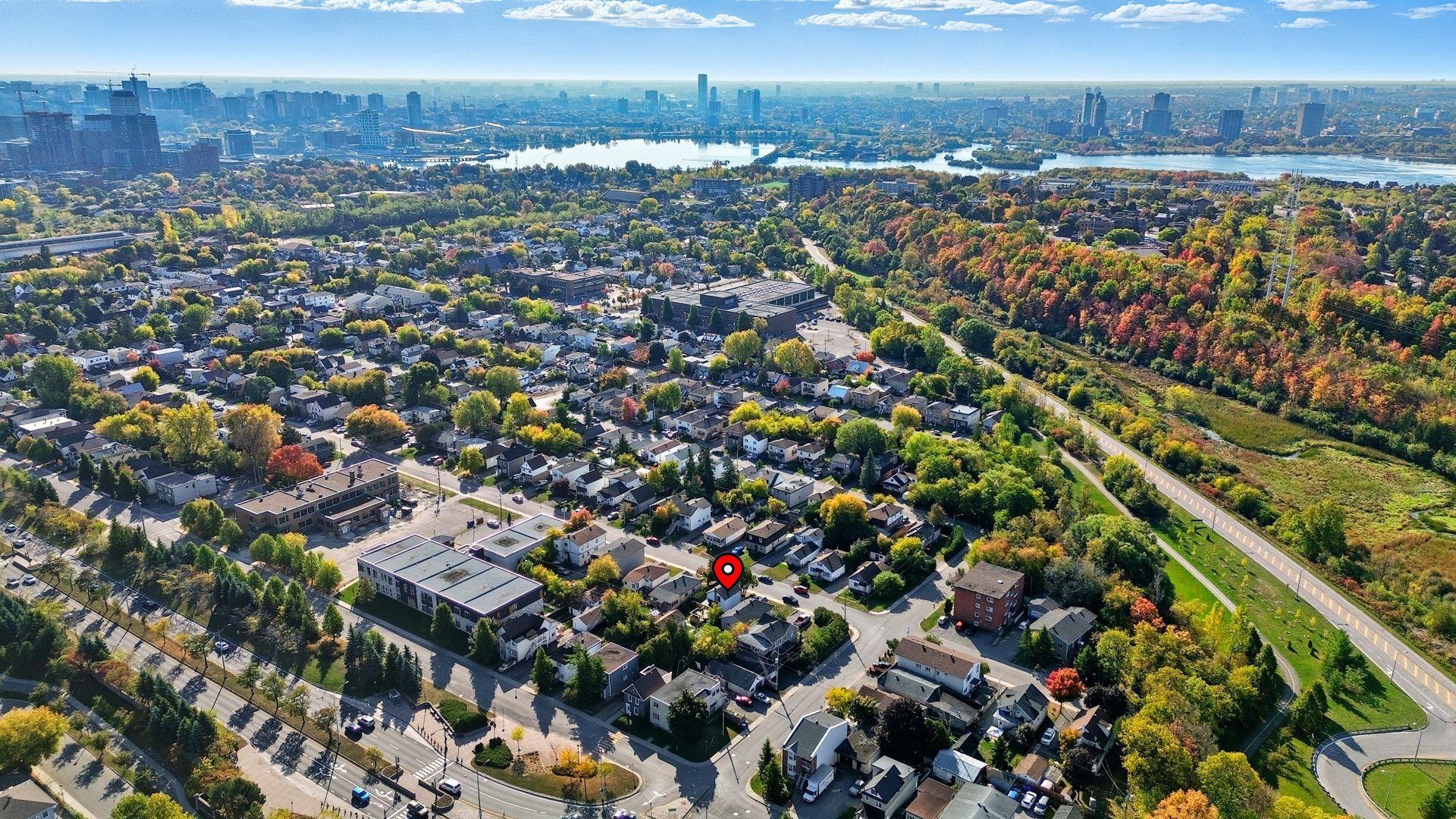 









84


Rue Chauveau

,
Gatineau (Hull),




QC
J8Y3B2

