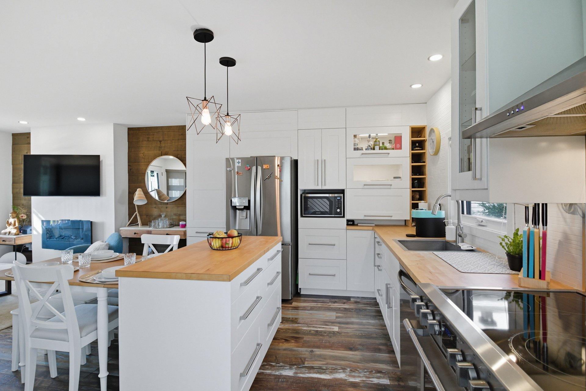









84


Rue Chauveau

,
Gatineau (Hull),




QC
J8Y3B2

