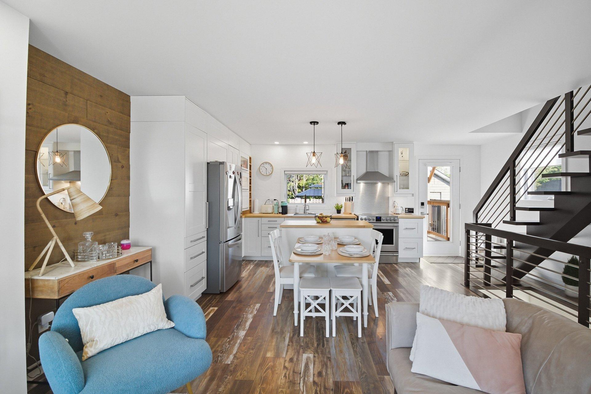 









84


Rue Chauveau

,
Gatineau (Hull),




QC
J8Y3B2

