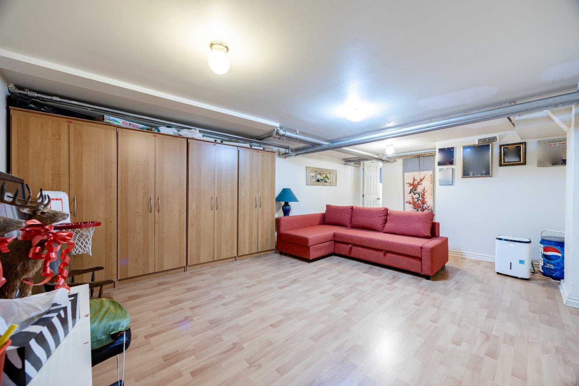 









2260


Av. Wilson

,
Montréal (Côte-des-Neiges/Notre-Dame-de-Grâce),




QC
H4A2T3

