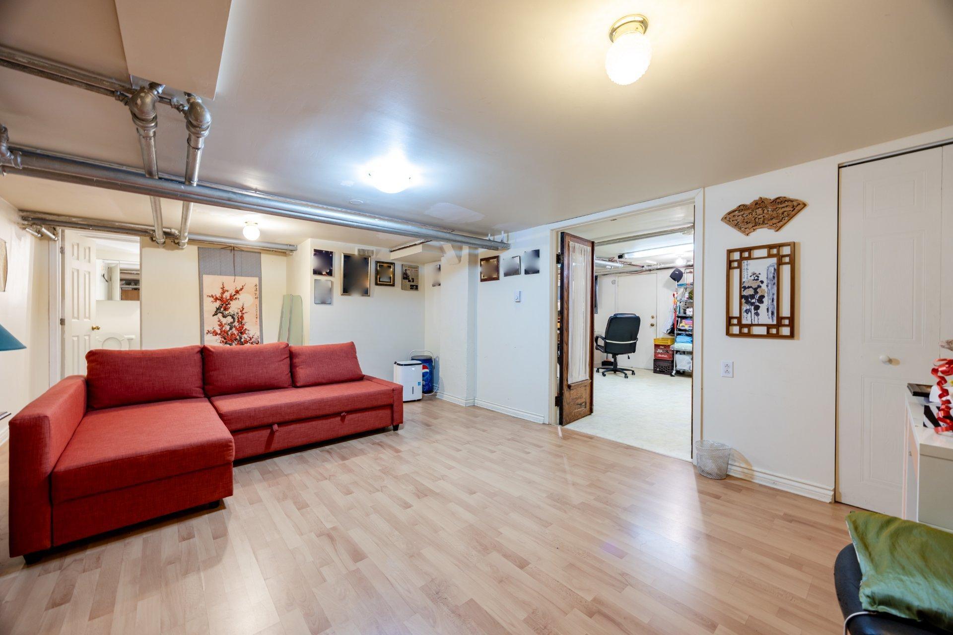 









2260


Av. Wilson

,
Montréal (Côte-des-Neiges/Notre-Dame-de-Grâce),




QC
H4A2T3

