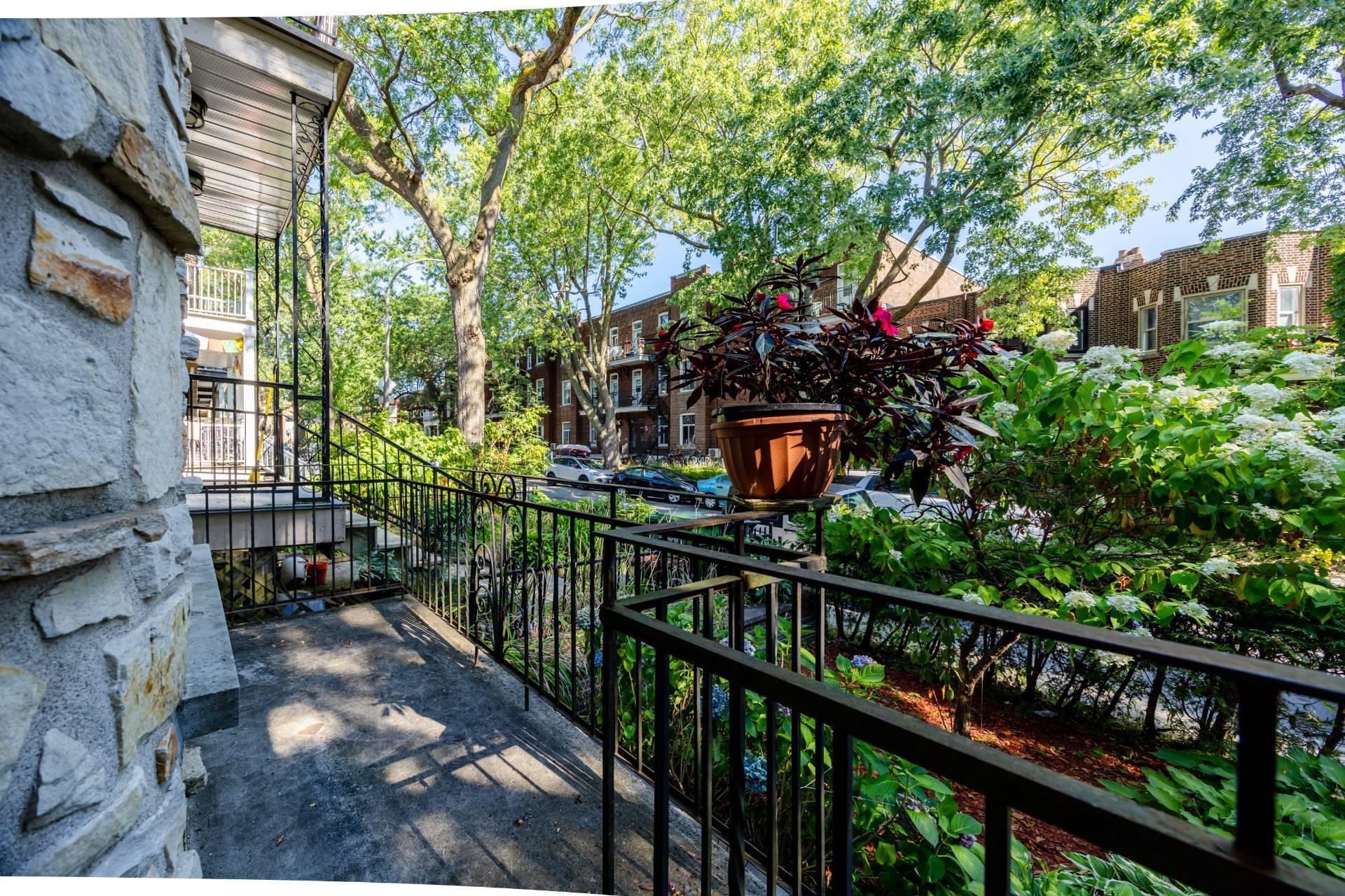 









2260


Av. Wilson

,
Montréal (Côte-des-Neiges/Notre-Dame-de-Grâce),




QC
H4A2T3

