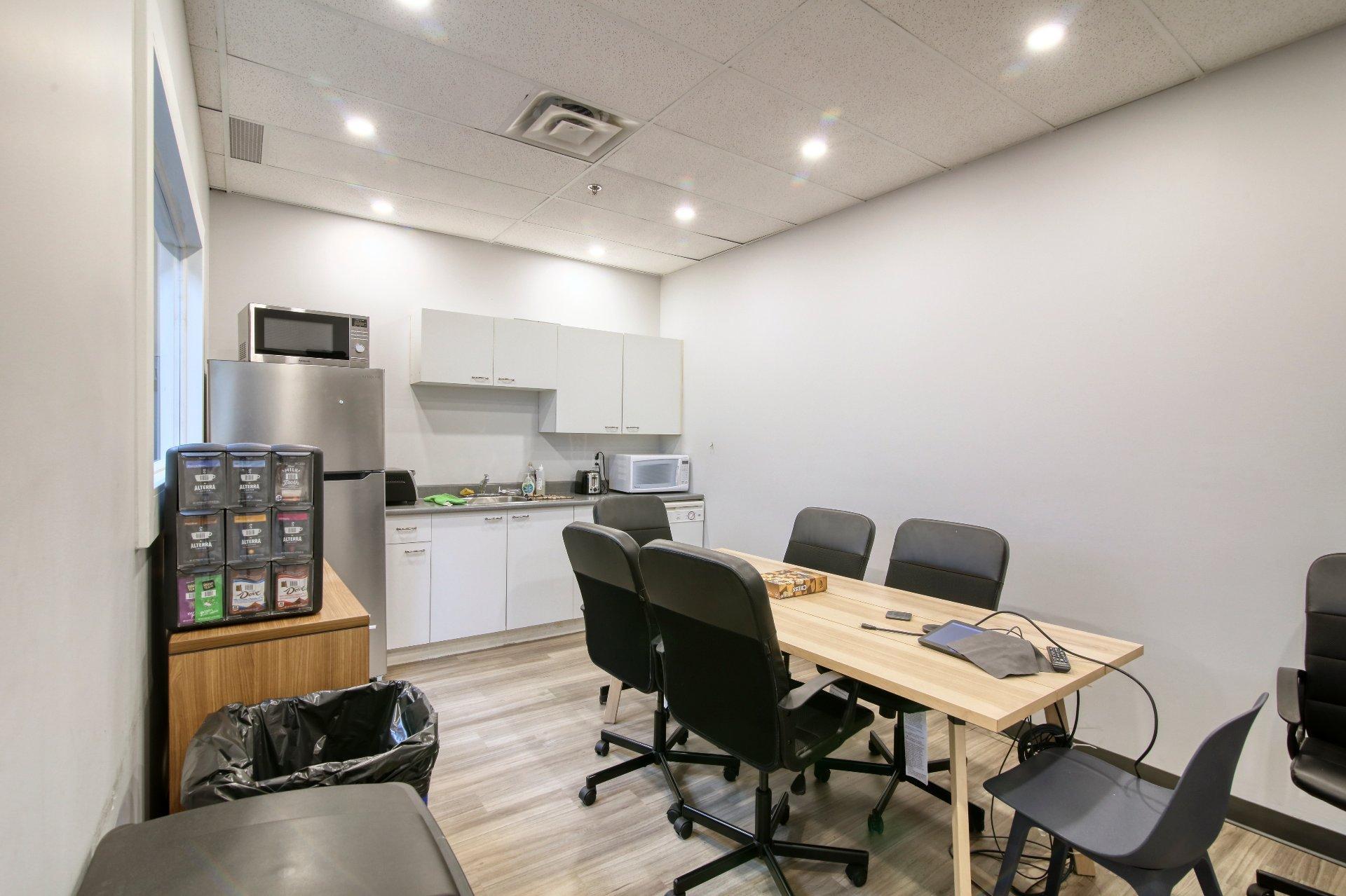 









1695


Boul. Laval

, 230,
Laval (Laval-des-Rapides),




QC
H7S2M2

