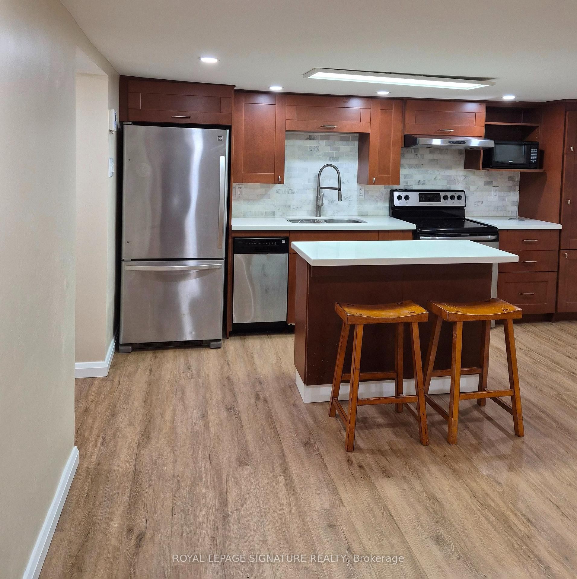 









1


Maynard

Avenue, 2,
Toronto,




ON
M6K 2Z7

