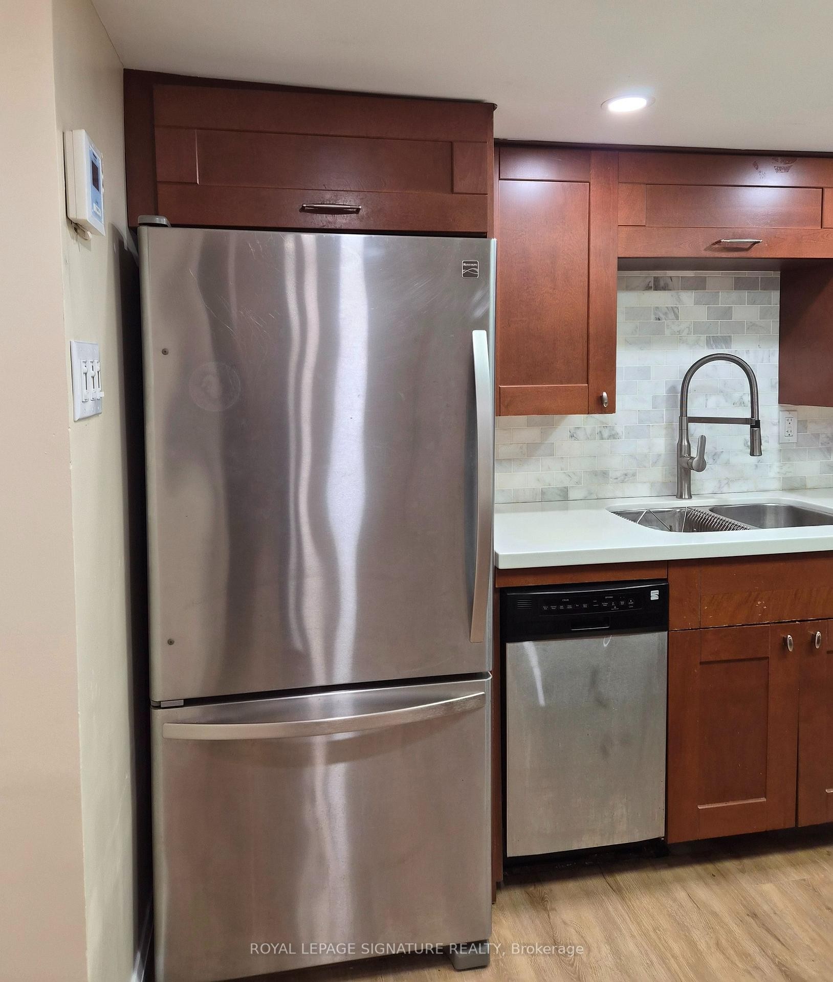 









1


Maynard

Avenue, 2,
Toronto,




ON
M6K 2Z7

