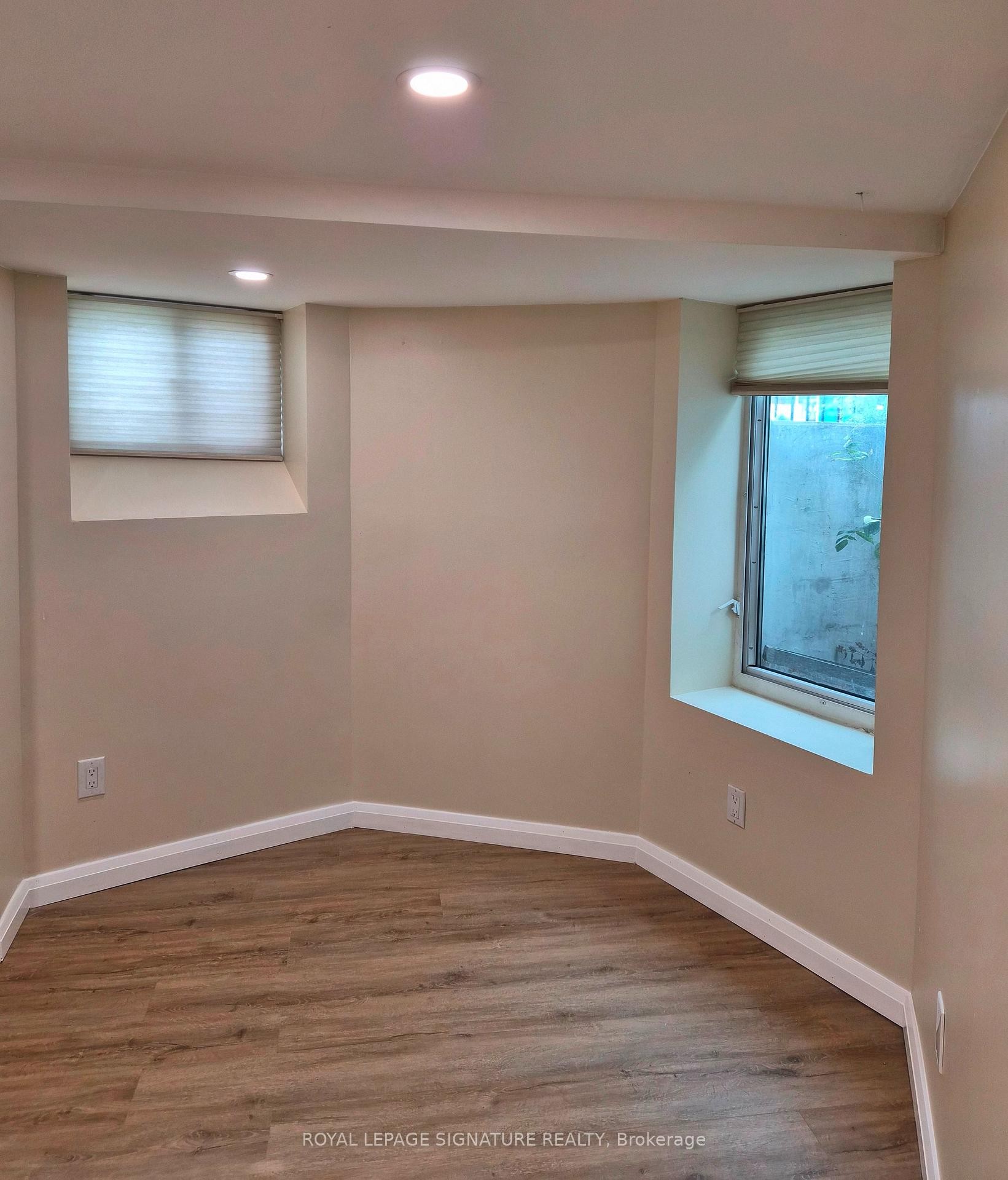 









1


Maynard

Avenue, 2,
Toronto,




ON
M6K 2Z7

