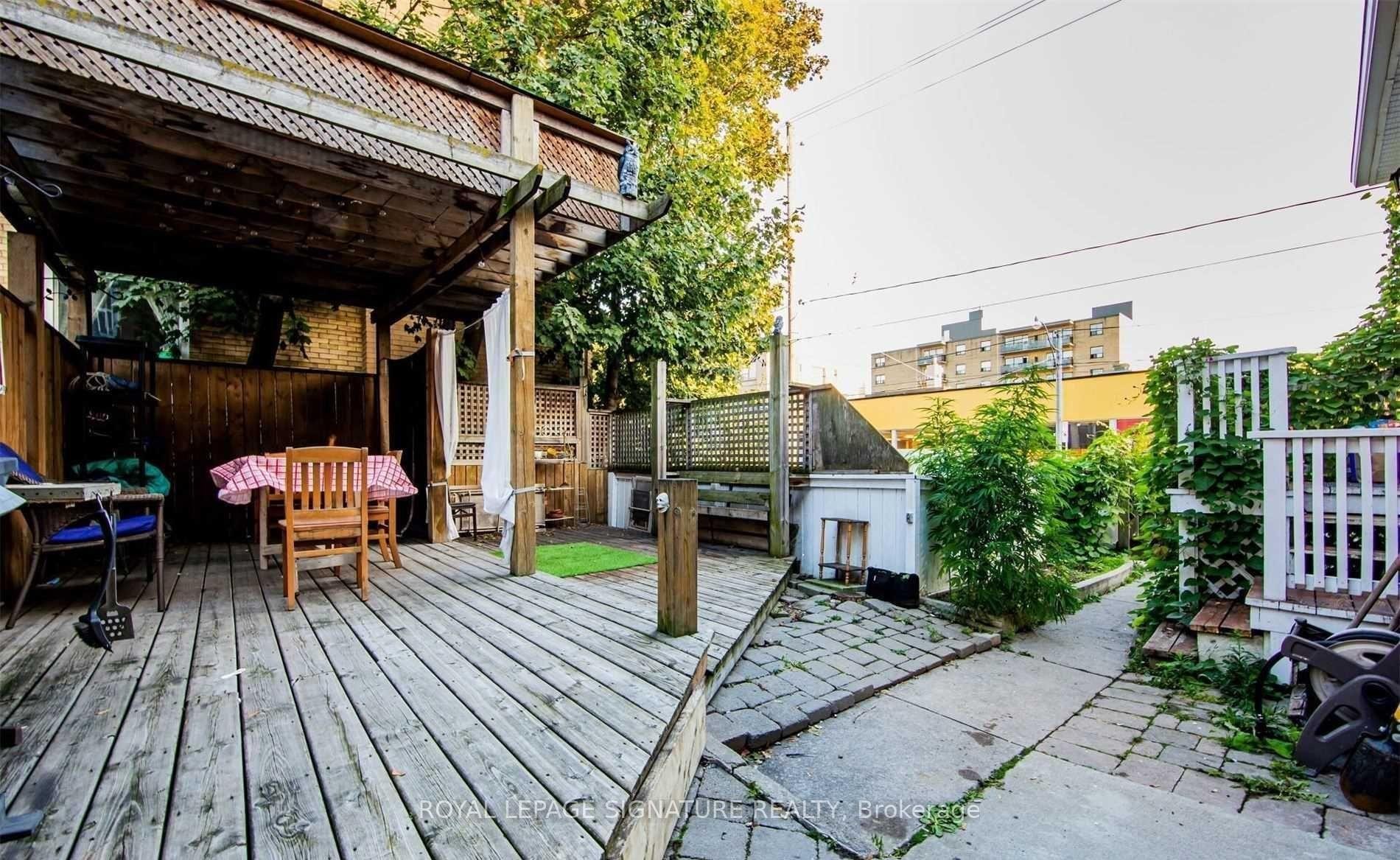 









1


Maynard

Avenue, 2,
Toronto,




ON
M6K 2Z7

