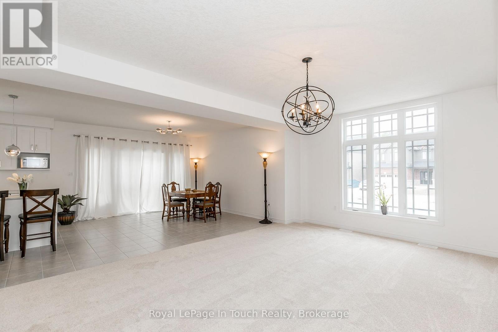 












2 ROWLAND STREET

,
Collingwood,




Ontario
L9Y5M4

