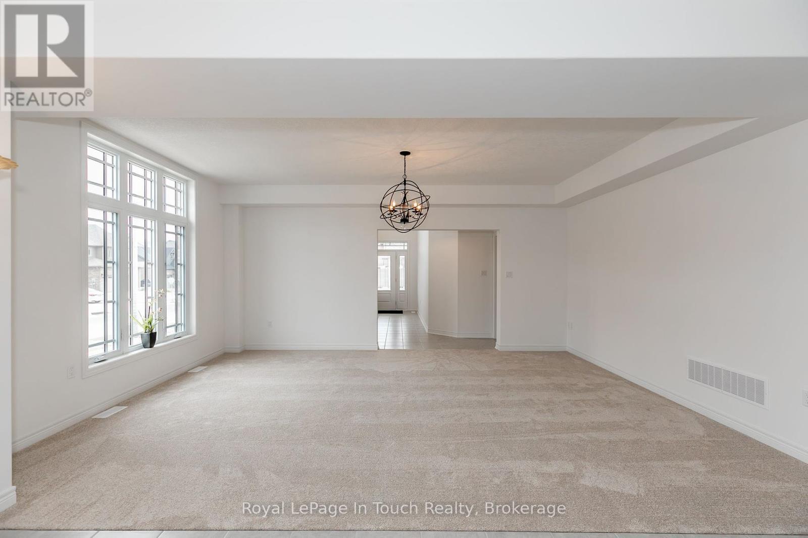 












2 ROWLAND STREET

,
Collingwood,




Ontario
L9Y5M4

