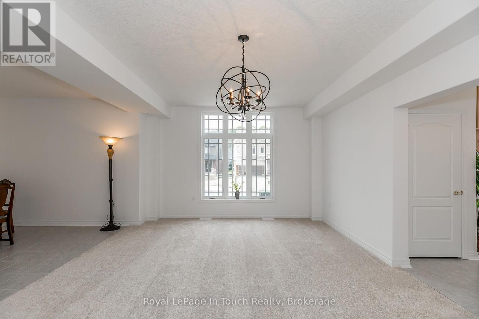 












2 ROWLAND STREET

,
Collingwood,




Ontario
L9Y5M4

