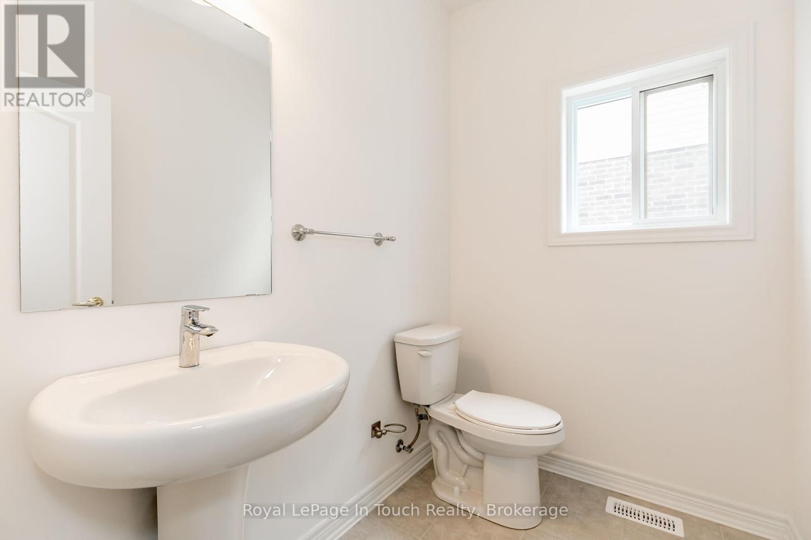 












2 ROWLAND STREET

,
Collingwood,




Ontario
L9Y5M4

