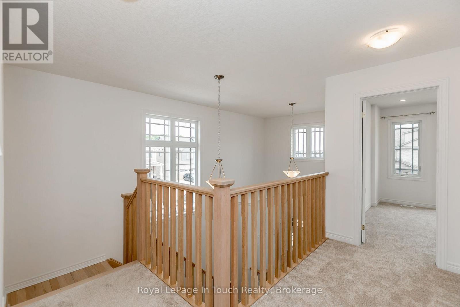 












2 ROWLAND STREET

,
Collingwood,




Ontario
L9Y5M4

