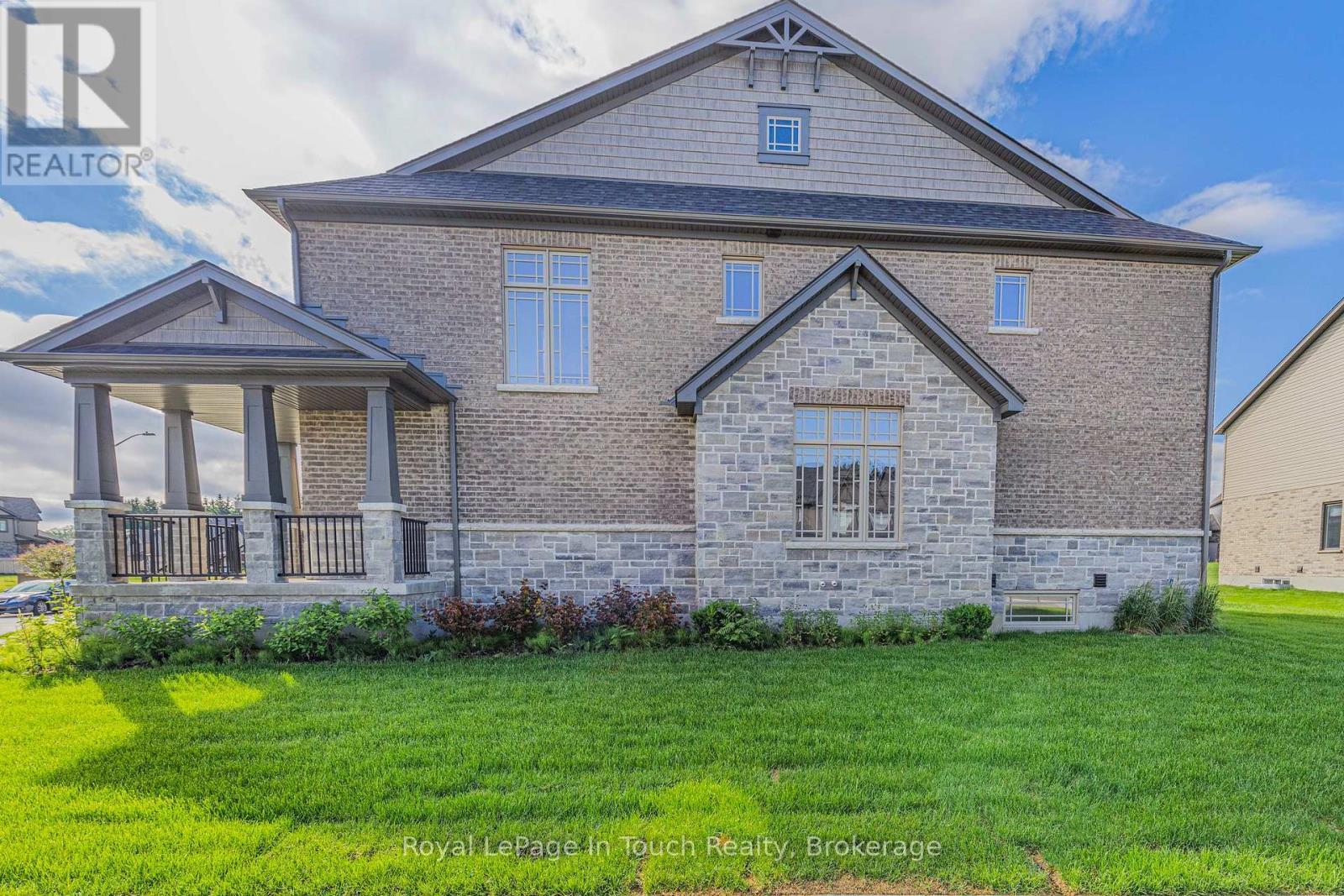 












2 ROWLAND STREET

,
Collingwood,




Ontario
L9Y5M4


