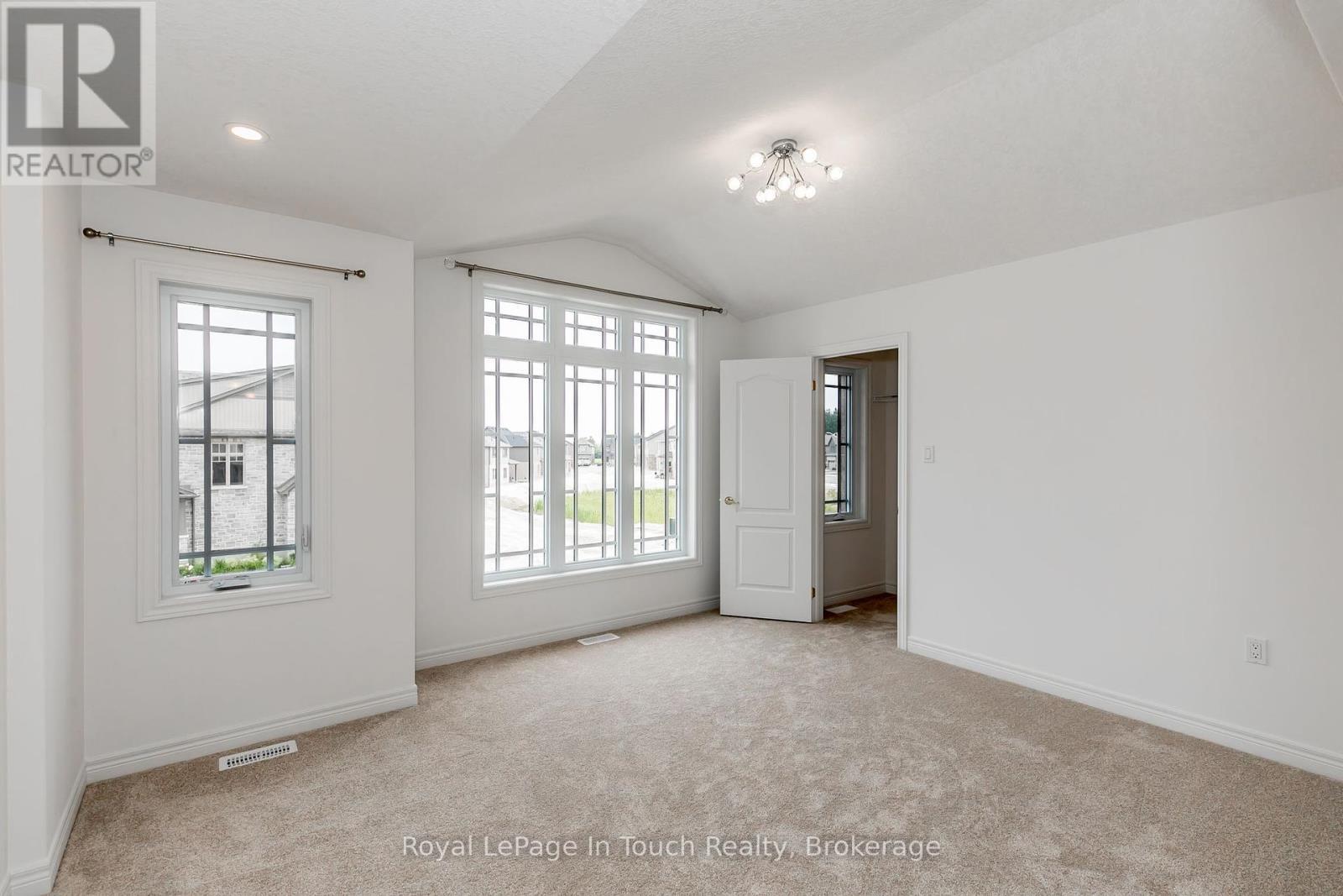 












2 ROWLAND STREET

,
Collingwood,




Ontario
L9Y5M4

