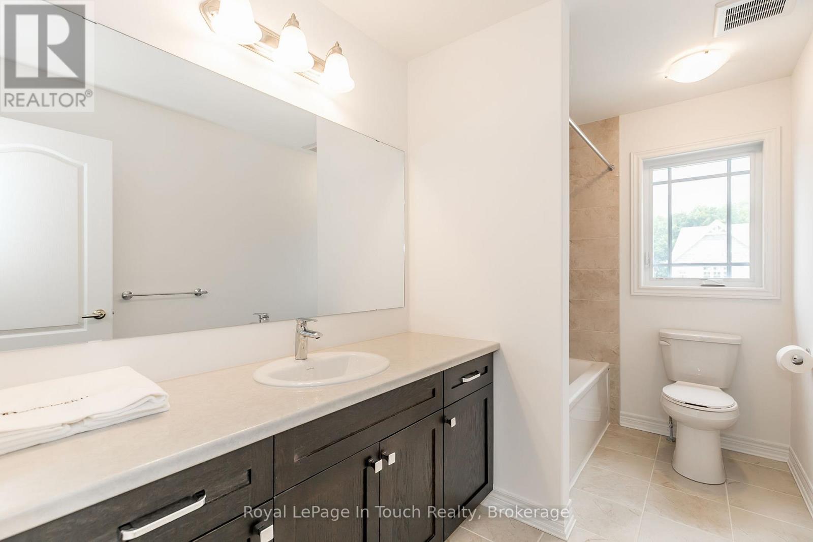 












2 ROWLAND STREET

,
Collingwood,




Ontario
L9Y5M4

