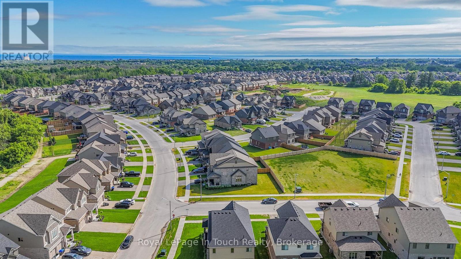 












2 ROWLAND STREET

,
Collingwood,




Ontario
L9Y5M4

