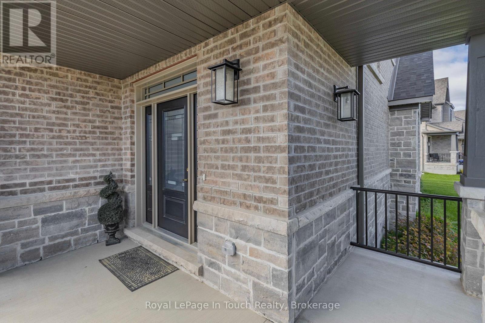 












2 ROWLAND STREET

,
Collingwood,




Ontario
L9Y5M4

