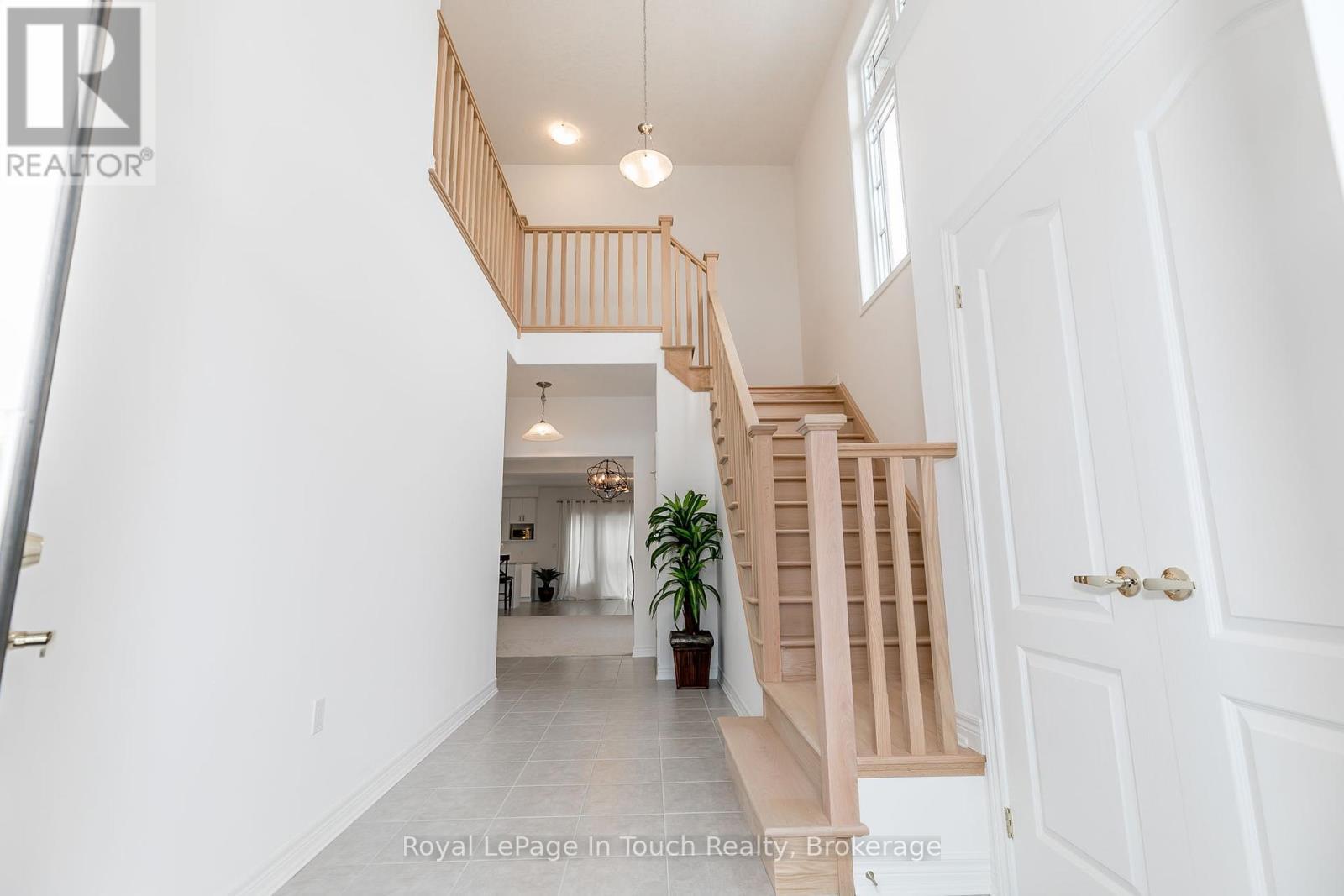 












2 ROWLAND STREET

,
Collingwood,




Ontario
L9Y5M4

