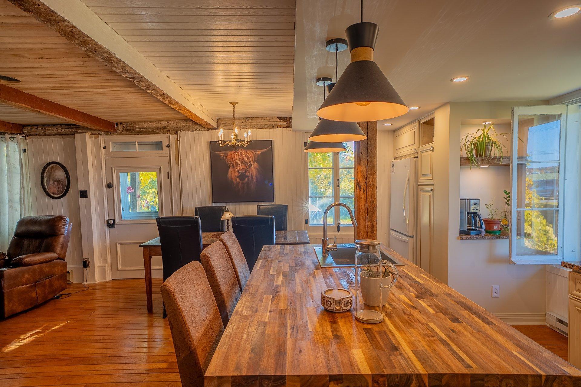 









2721


Place Raynault

,
L'Assomption,




QC
J5W4Z6

