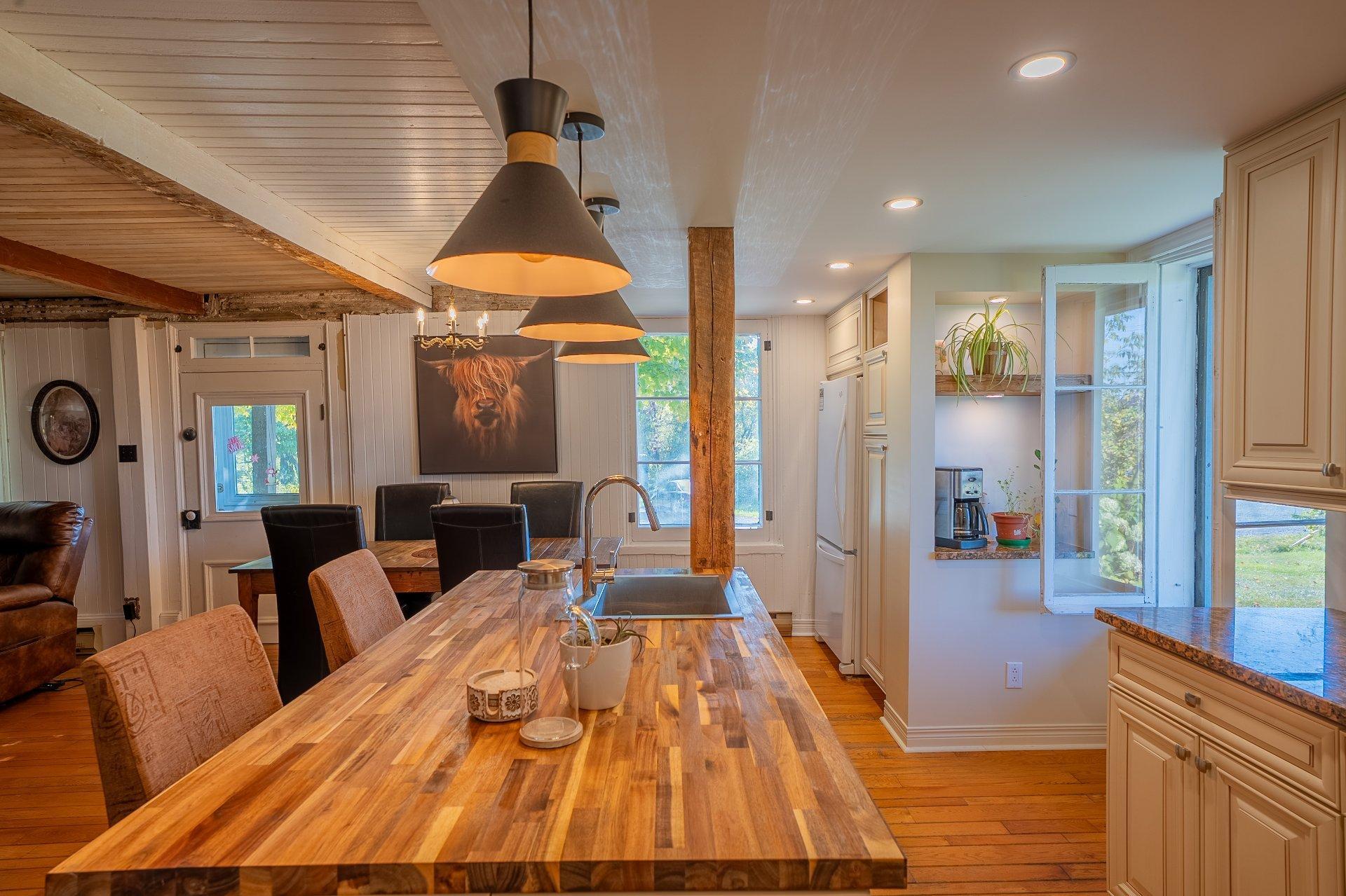 









2721


Place Raynault

,
L'Assomption,




QC
J5W4Z6

