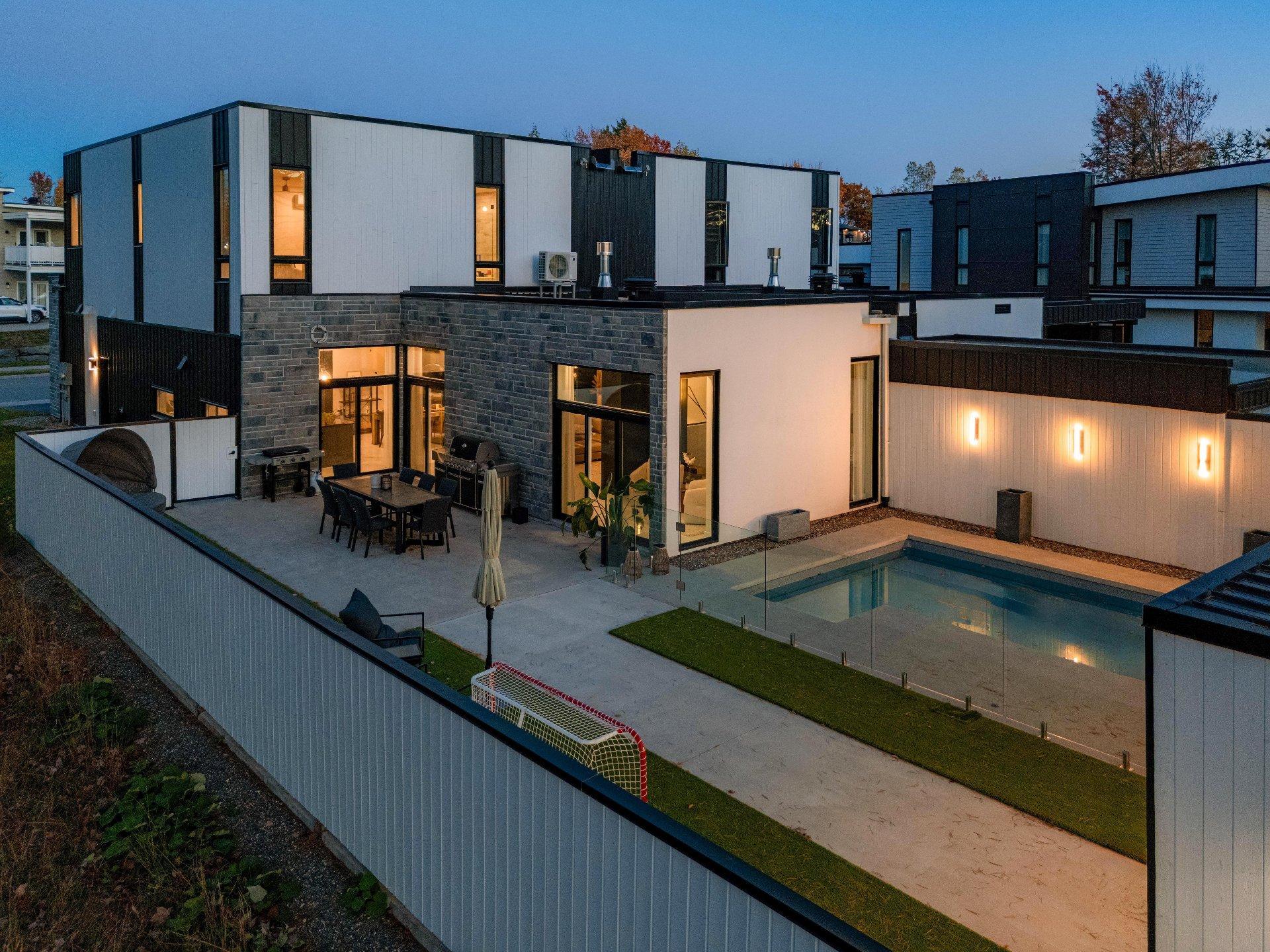 









610


Rue du Chardonnay

,
Sherbrooke (Les Nations),




QC
J1L0K1

