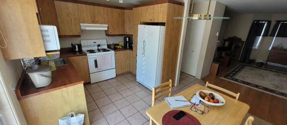 









84


Rue des Bouleaux

,
Les Coteaux,




QC
J7X1A1

