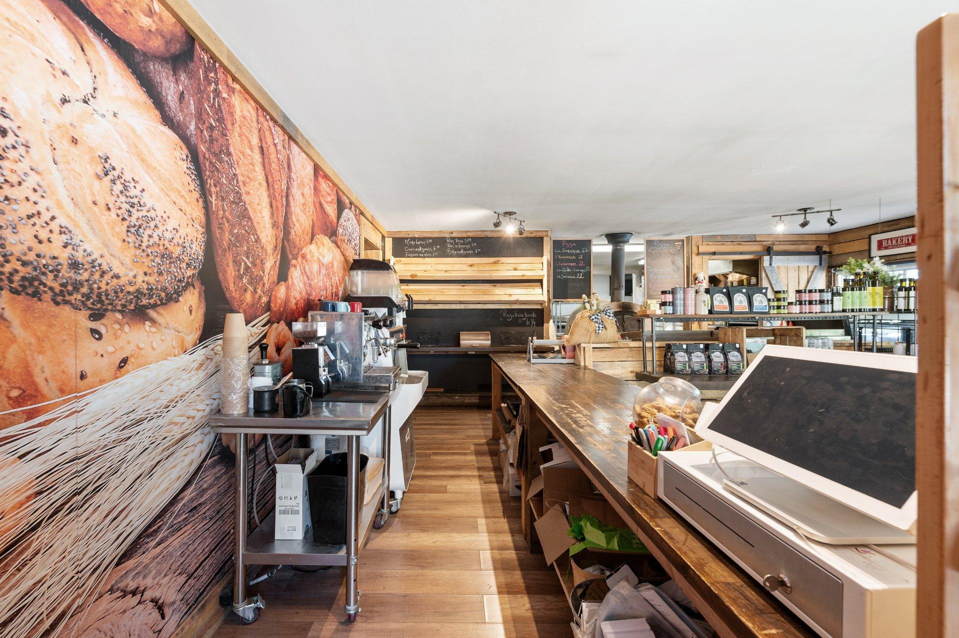 









1034


Boul. Rolland-Cloutier

,
Lantier,




QC
J0T1V0

