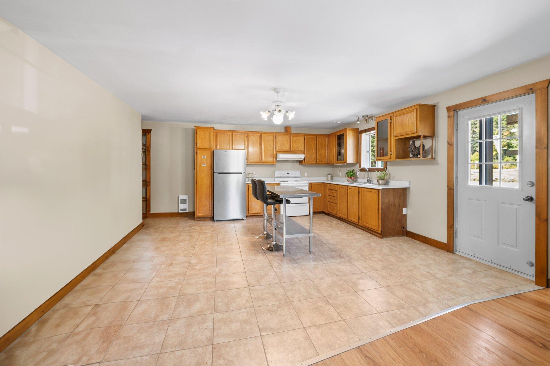 









1034


Boul. Rolland-Cloutier

,
Lantier,




QC
J0T1V0

