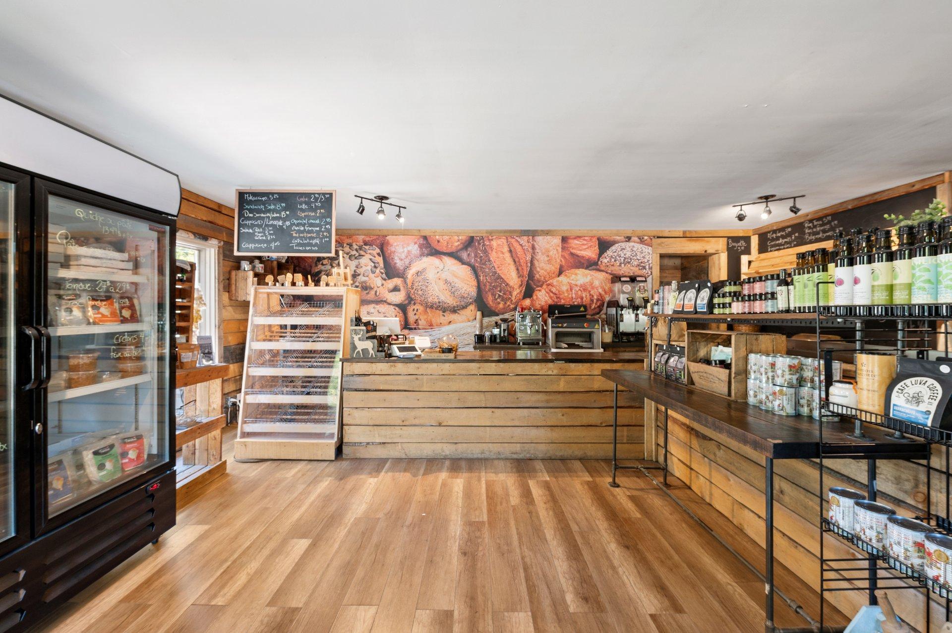 









1034


Boul. Rolland-Cloutier

,
Lantier,




QC
J0T1V0

