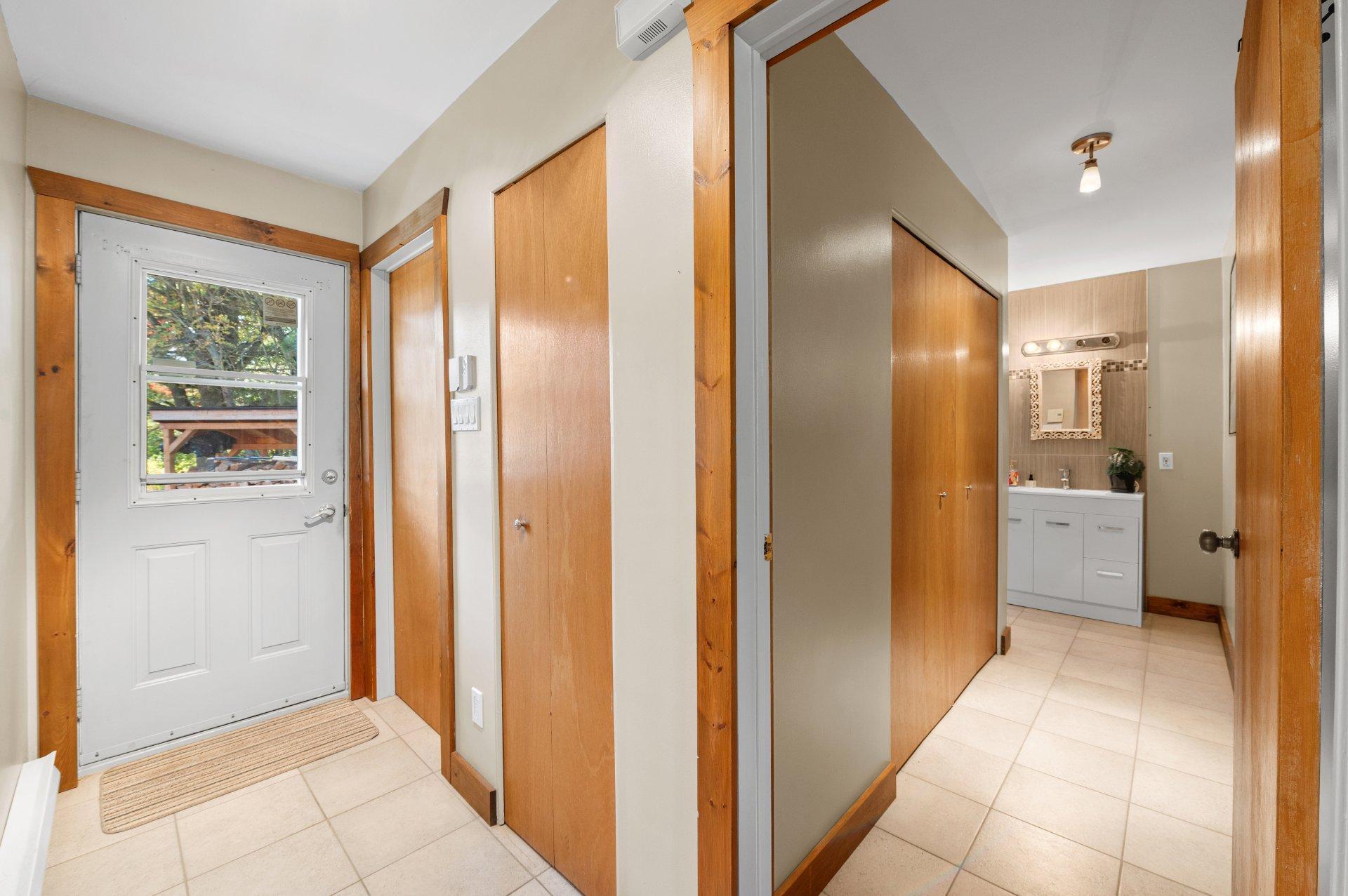 









1034


Boul. Rolland-Cloutier

,
Lantier,




QC
J0T1V0

