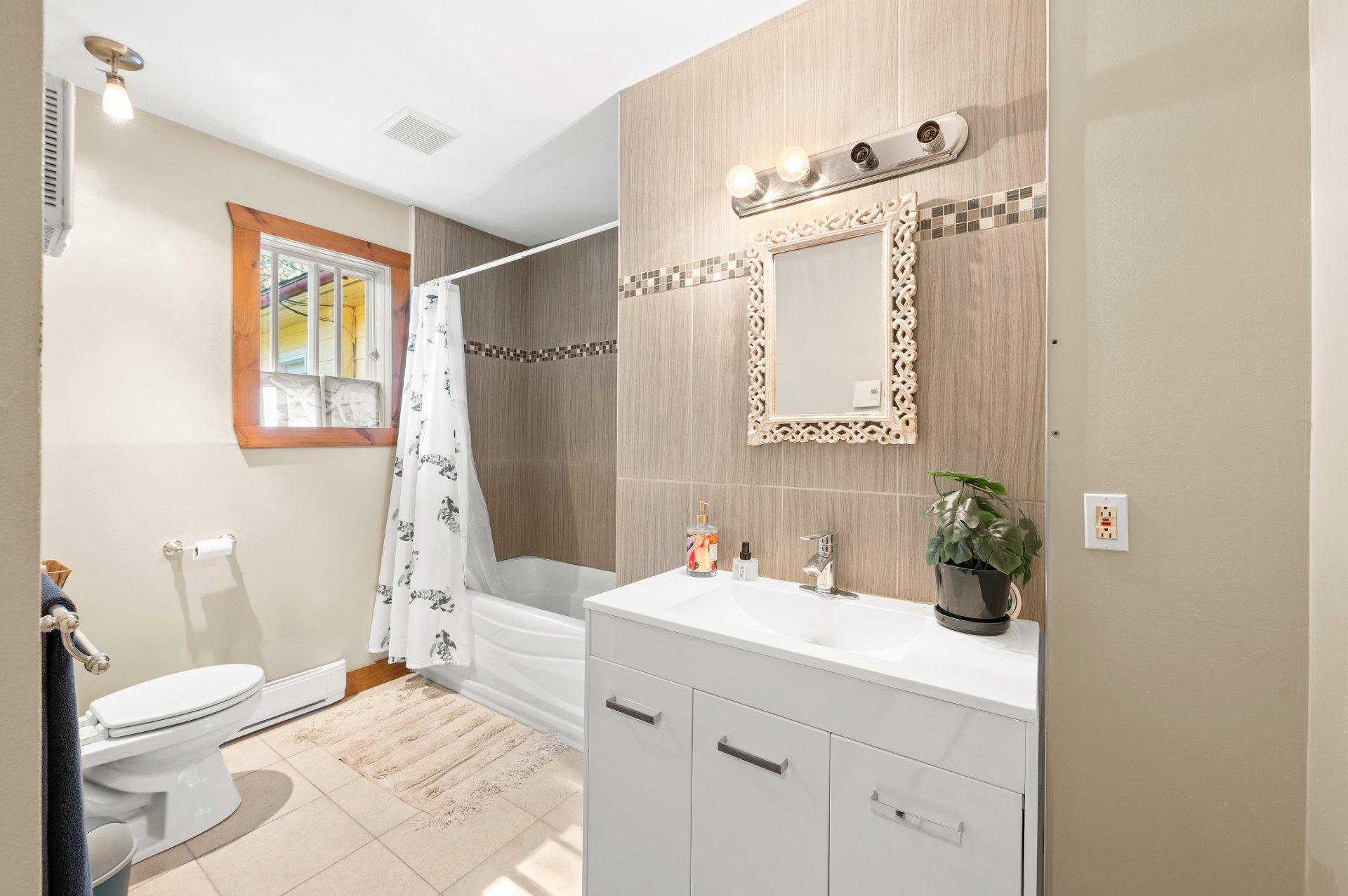 









1034


Boul. Rolland-Cloutier

,
Lantier,




QC
J0T1V0

