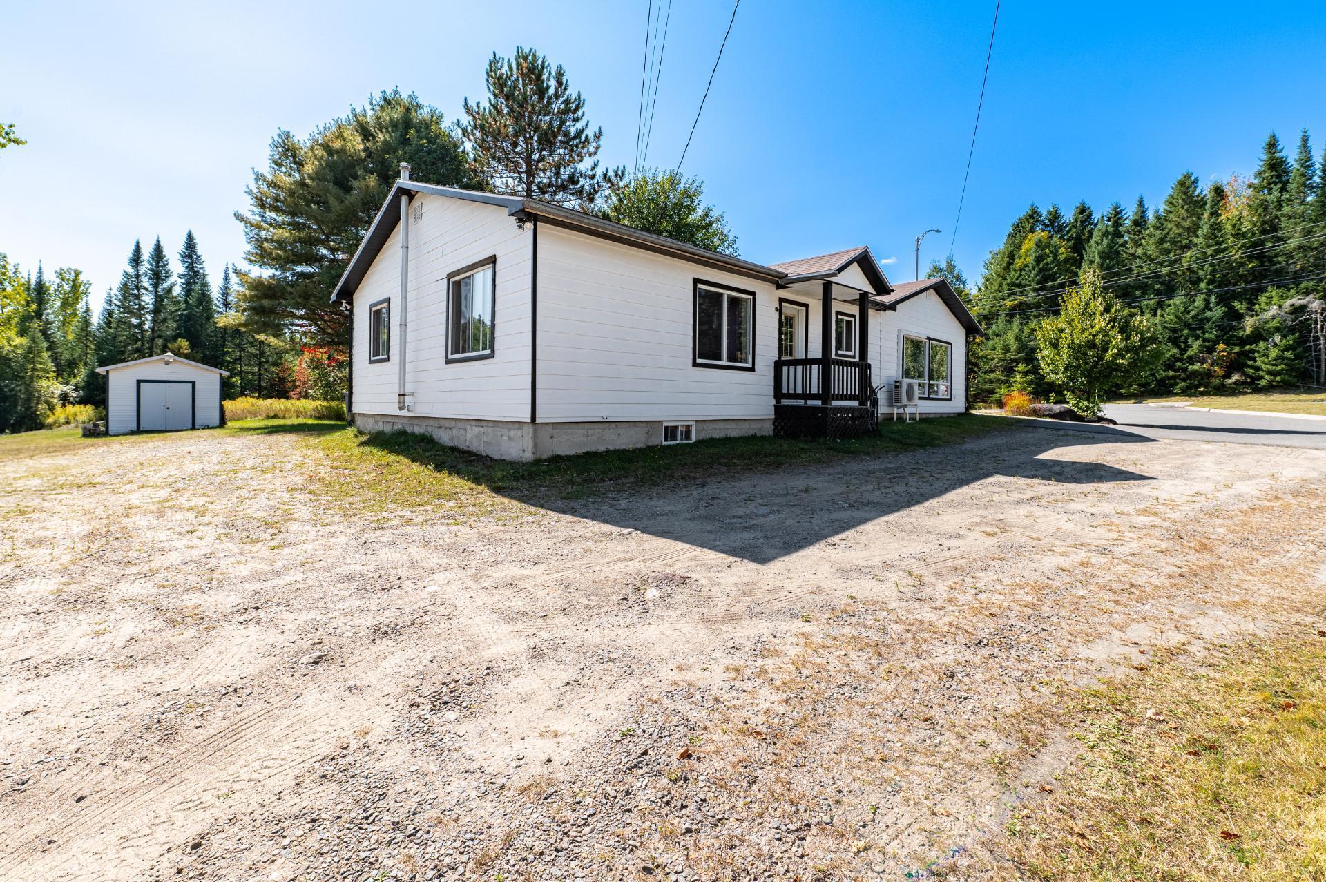 









1034


Boul. Rolland-Cloutier

,
Lantier,




QC
J0T1V0

