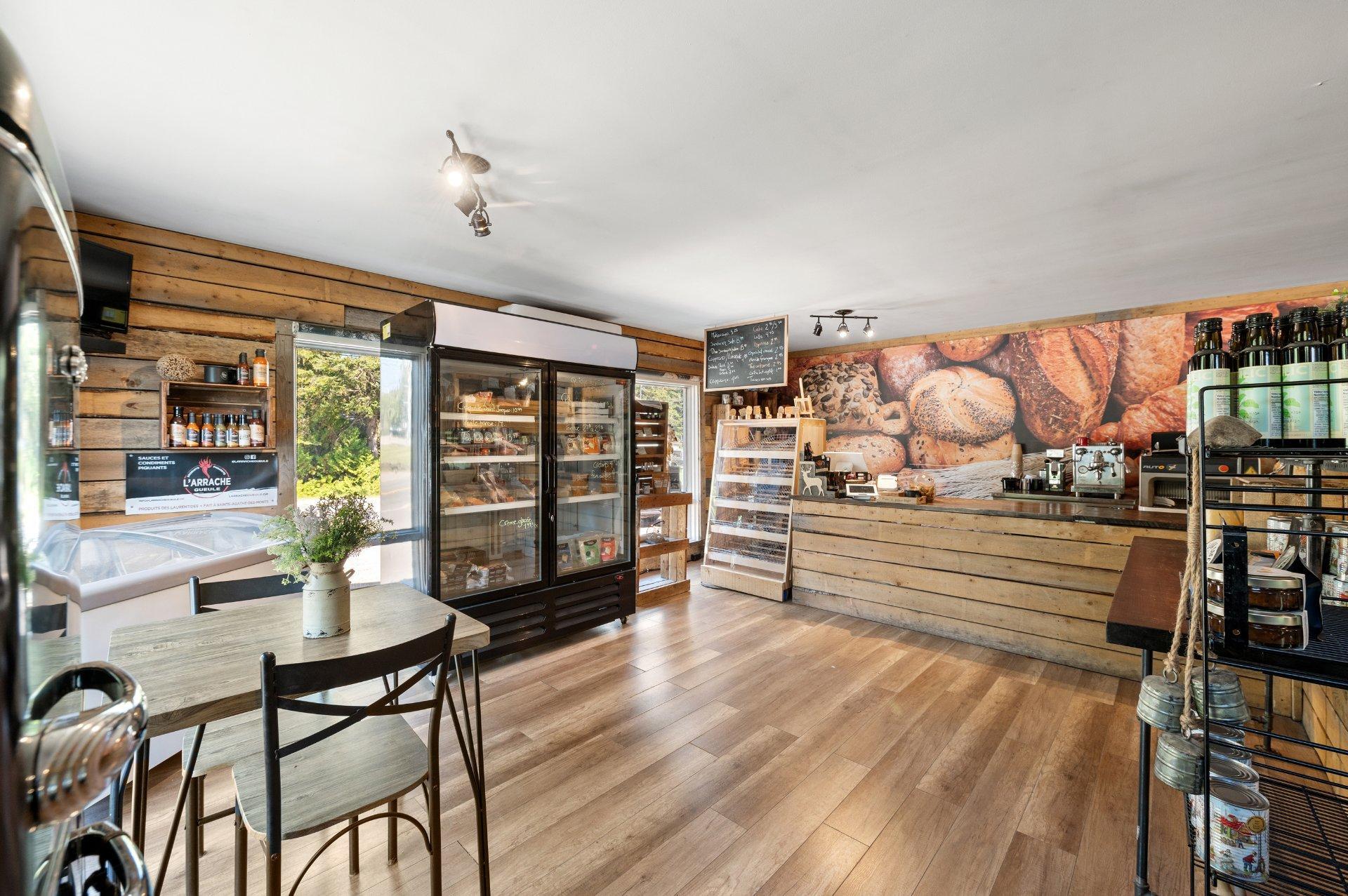 









1034


Boul. Rolland-Cloutier

,
Lantier,




QC
J0T1V0

