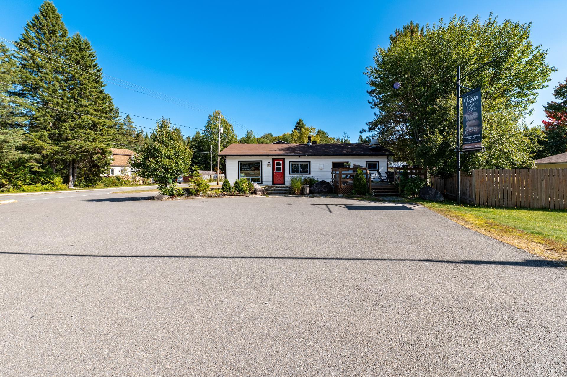 









1034


Boul. Rolland-Cloutier

,
Lantier,




QC
J0T1V0

