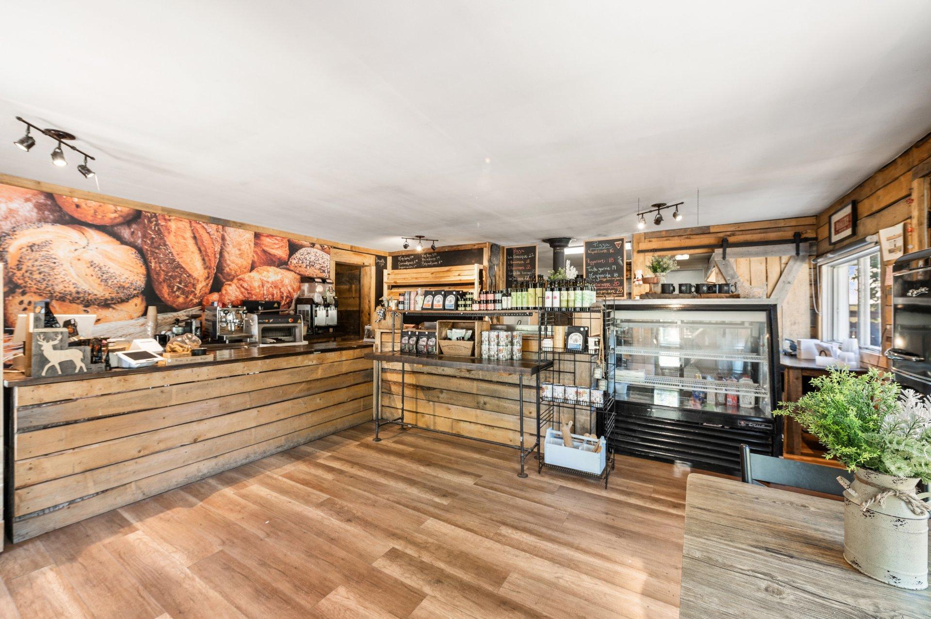 









1034


Boul. Rolland-Cloutier

,
Lantier,




QC
J0T1V0

