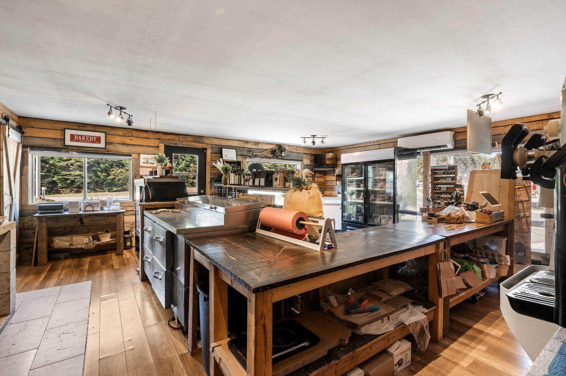 









1034


Boul. Rolland-Cloutier

,
Lantier,




QC
J0T1V0

