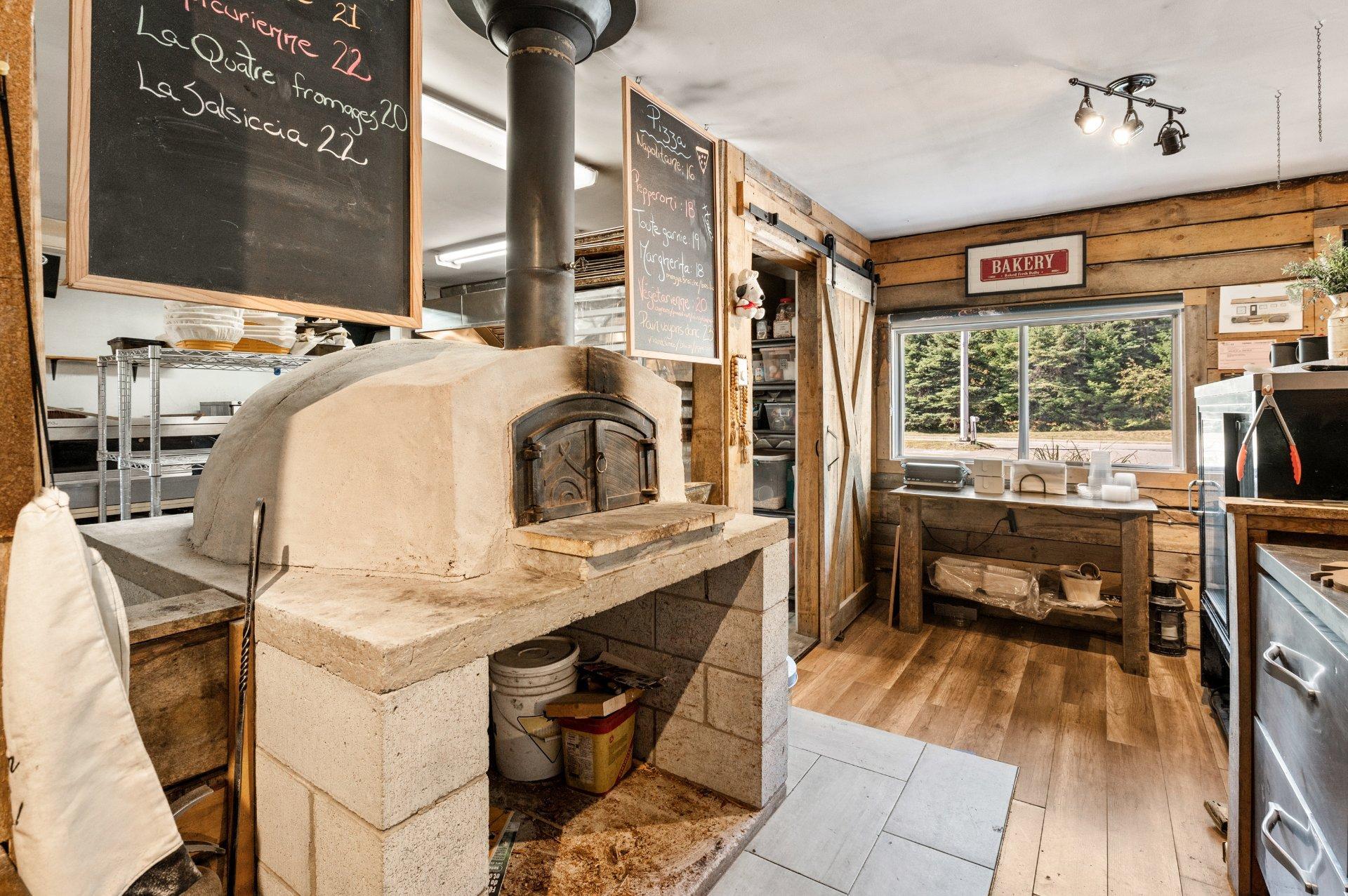 









1034


Boul. Rolland-Cloutier

,
Lantier,




QC
J0T1V0

