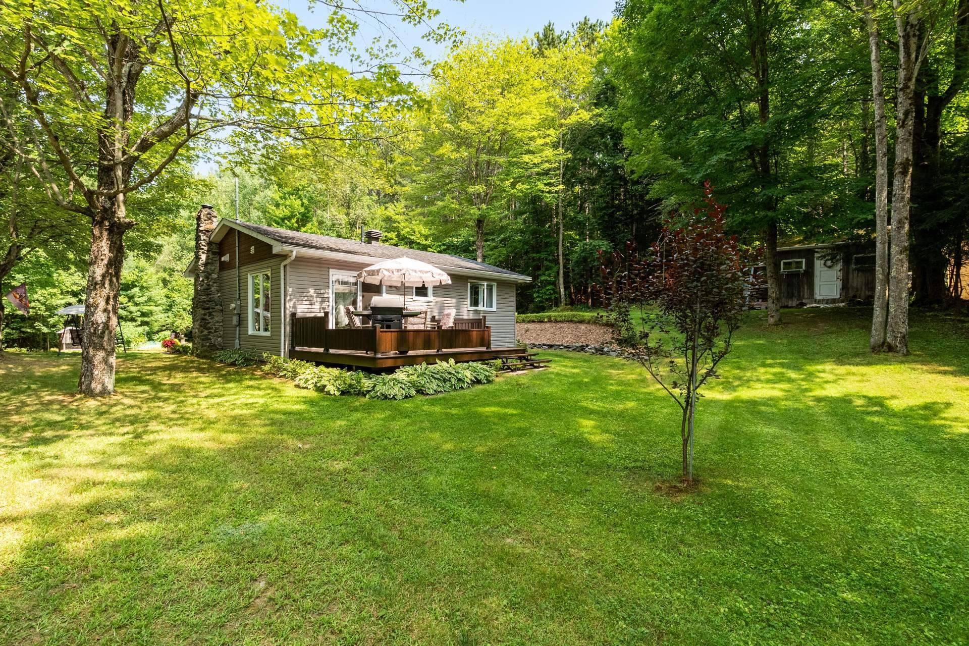 









424


Rue des Pins

,
Compton,




QC
J0B1L0

