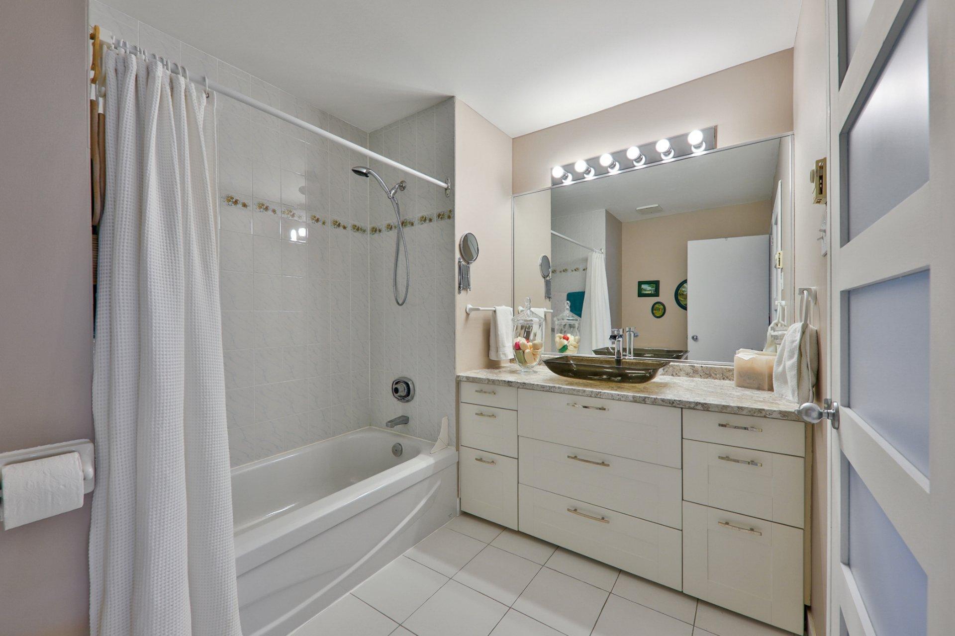 









4191


Rue de la Seine

, 506,
Laval (Chomedey),




QC
H7W2S7

