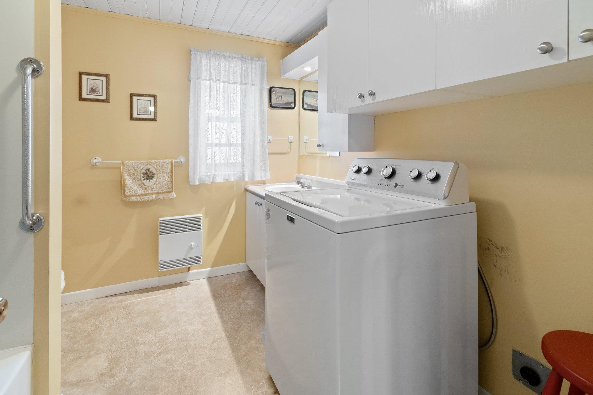 









1687


Rue Principale

,
Saint-Gilles,




QC
G0S2P0


