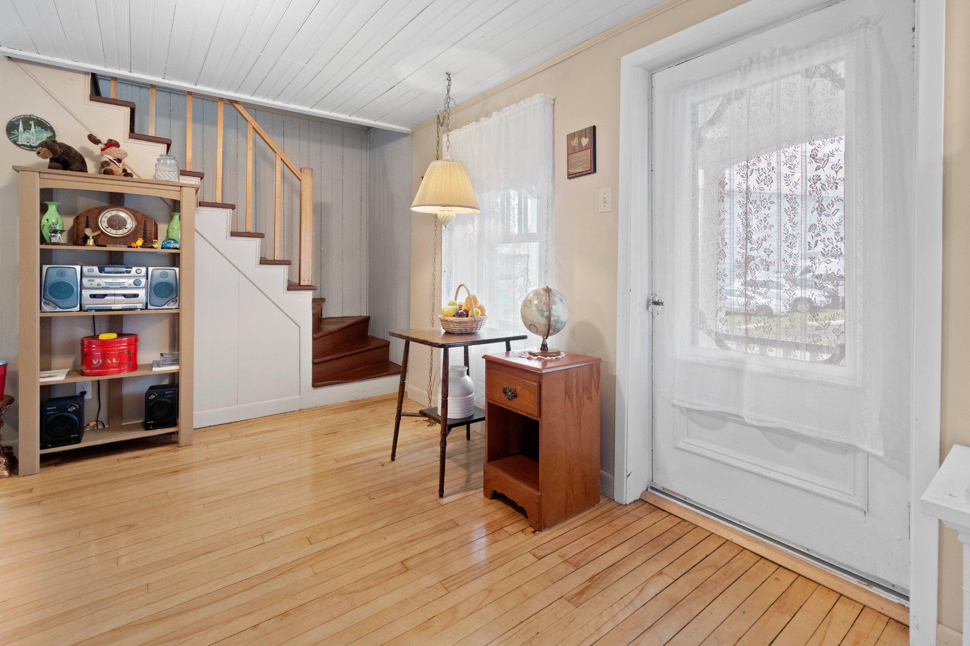









1687


Rue Principale

,
Saint-Gilles,




QC
G0S2P0

