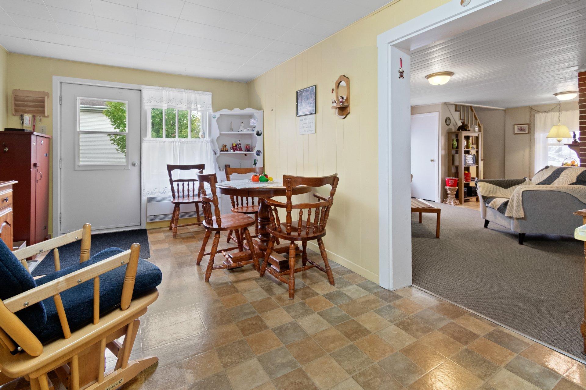 









1687


Rue Principale

,
Saint-Gilles,




QC
G0S2P0

