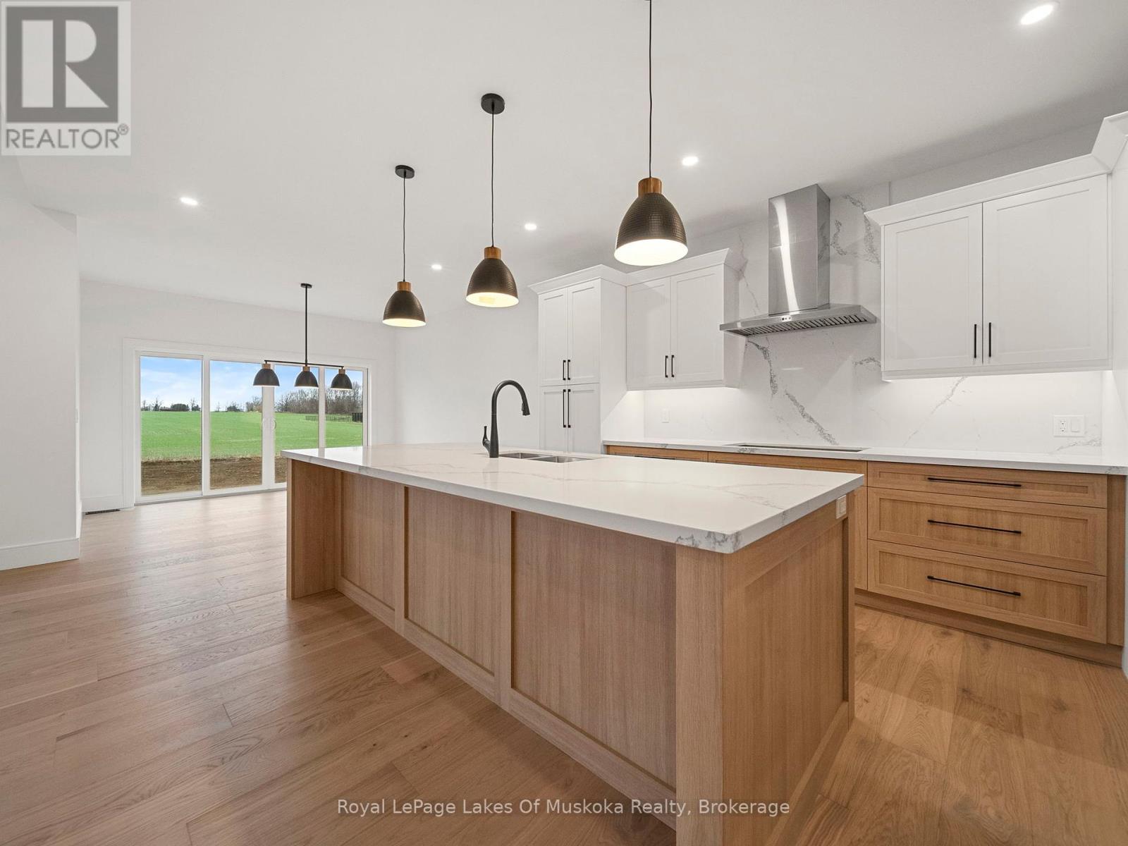 












23 HENRY BALL COURT

,
Oro-Medonte (Warminister),




Ontario
L0K2G1

