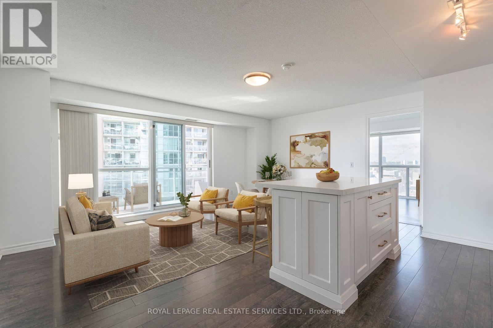 












1807 - 100 WESTERN BATTERY ROAD

,
Toronto,




Ontario
M6K3S2

