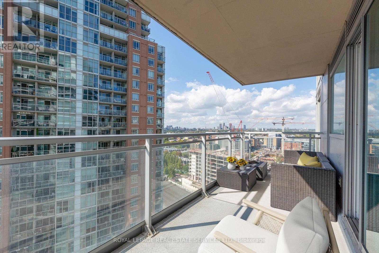 












1807 - 100 WESTERN BATTERY ROAD

,
Toronto,




Ontario
M6K3S2

