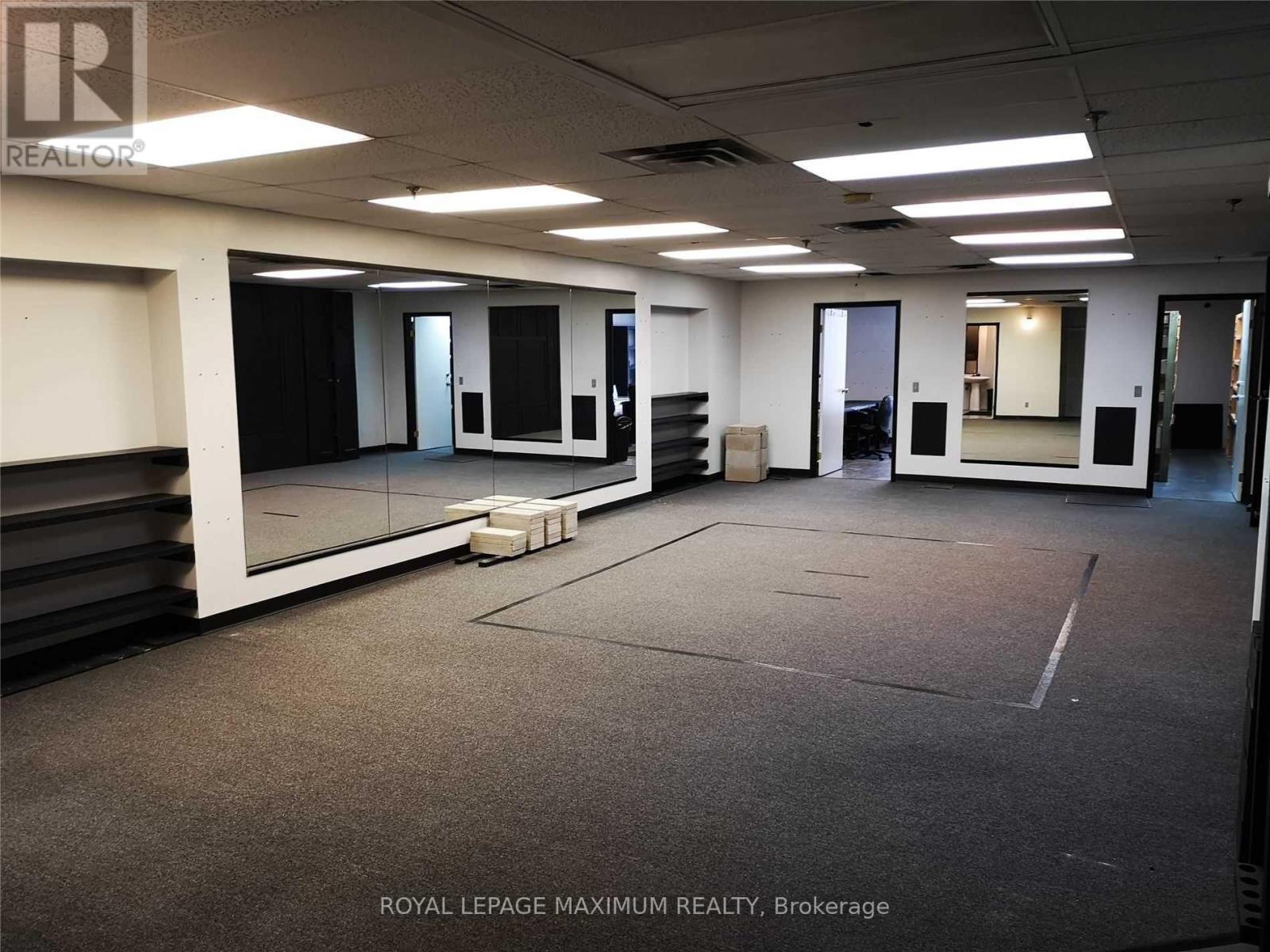 












2 - 644 MILLWAY AVENUE

,
Vaughan,




Ontario
L4K4H4

