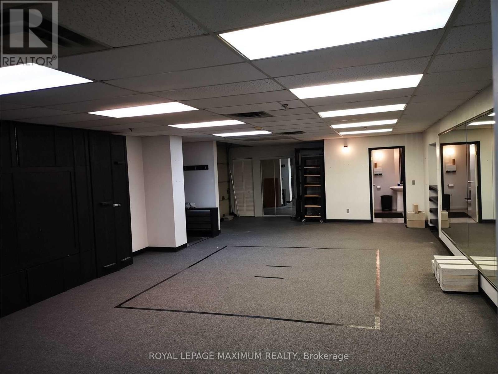 












2 - 644 MILLWAY AVENUE

,
Vaughan,




Ontario
L4K4H4

